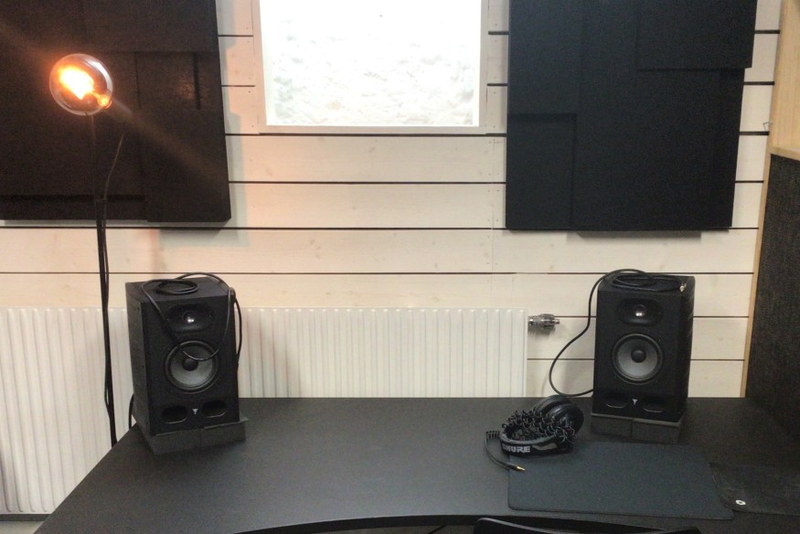 Sändningar uppehål/Broadcasts paused